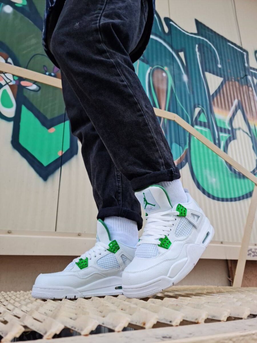 Nike Air Jordan 4 Retro Metallic Pack White Pine Green